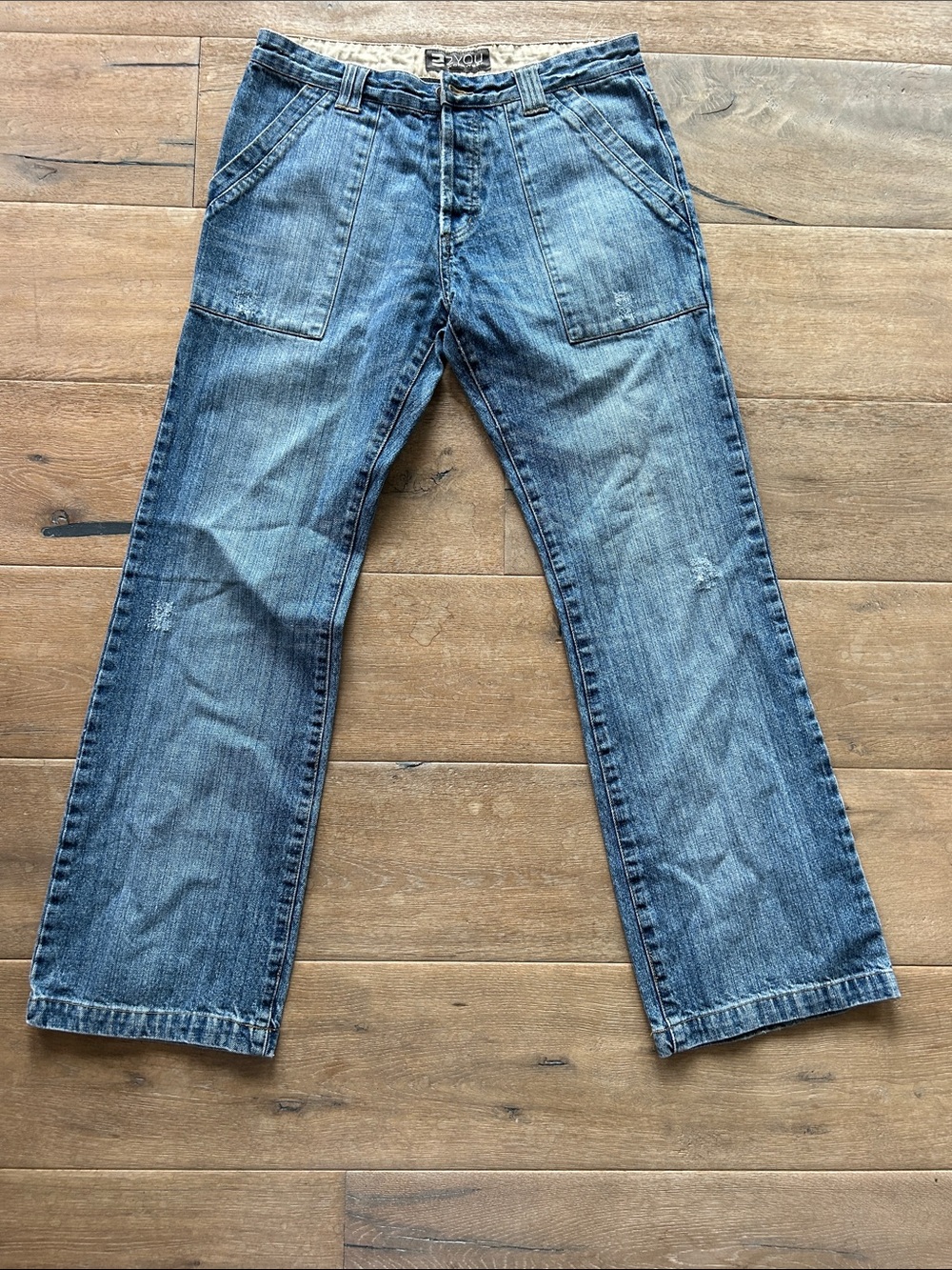 Women’s Straight-Leg Jeans in Light Blue Wash